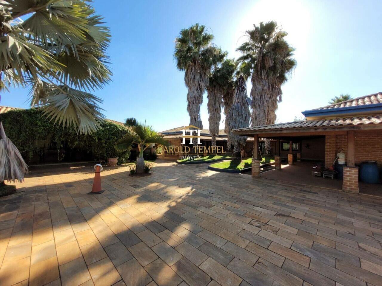 Chácara com 4 quartos, 13.000 m², à venda por R$ 2.500.000 - Centro - Mococa/SP
