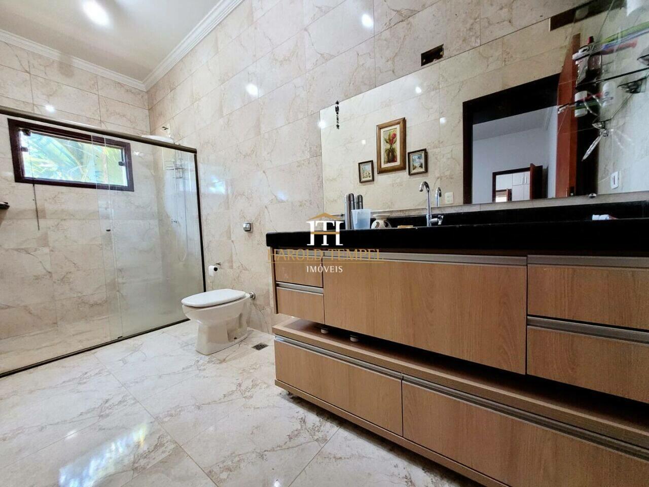 Chácara com 4 quartos, 13.000 m², à venda por R$ 2.500.000 - Centro - Mococa/SP