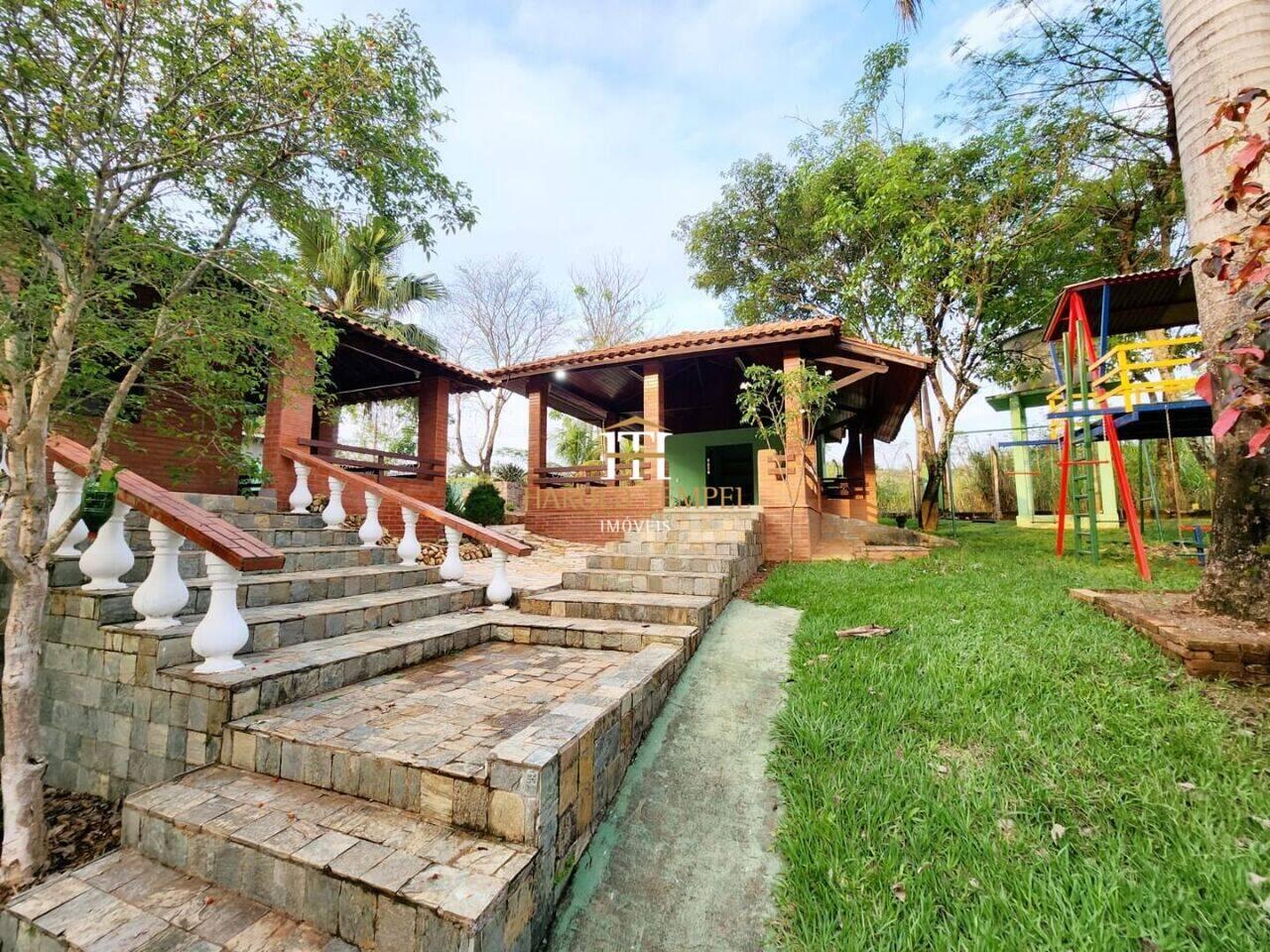 Chácara com 3 quartos, 2.500 m², à venda por R$ 850.000 - Centro - Mococa/SP