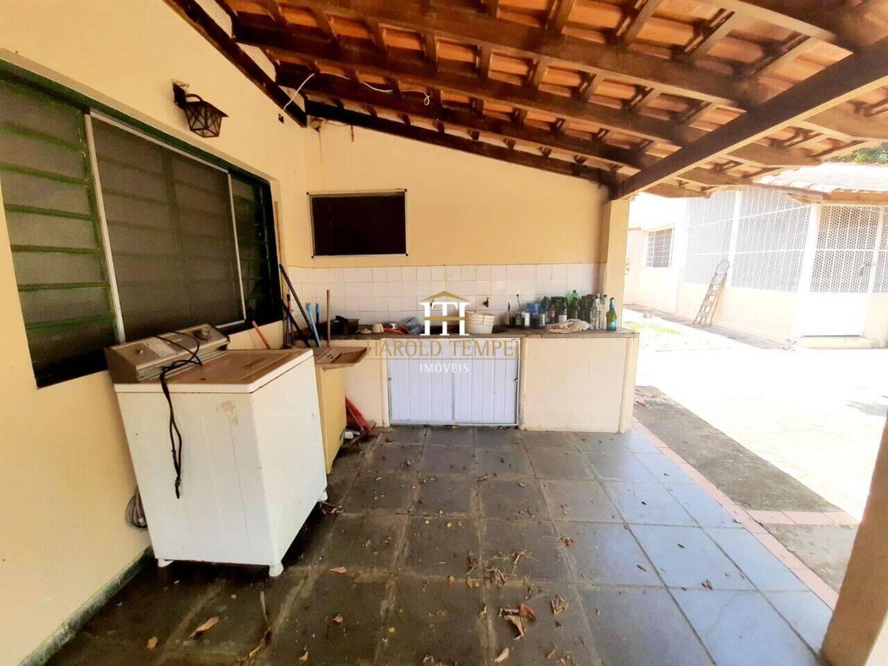 Rancho com 3 quartos, à venda por R$ 450.000 - Centro - Mococa/SP