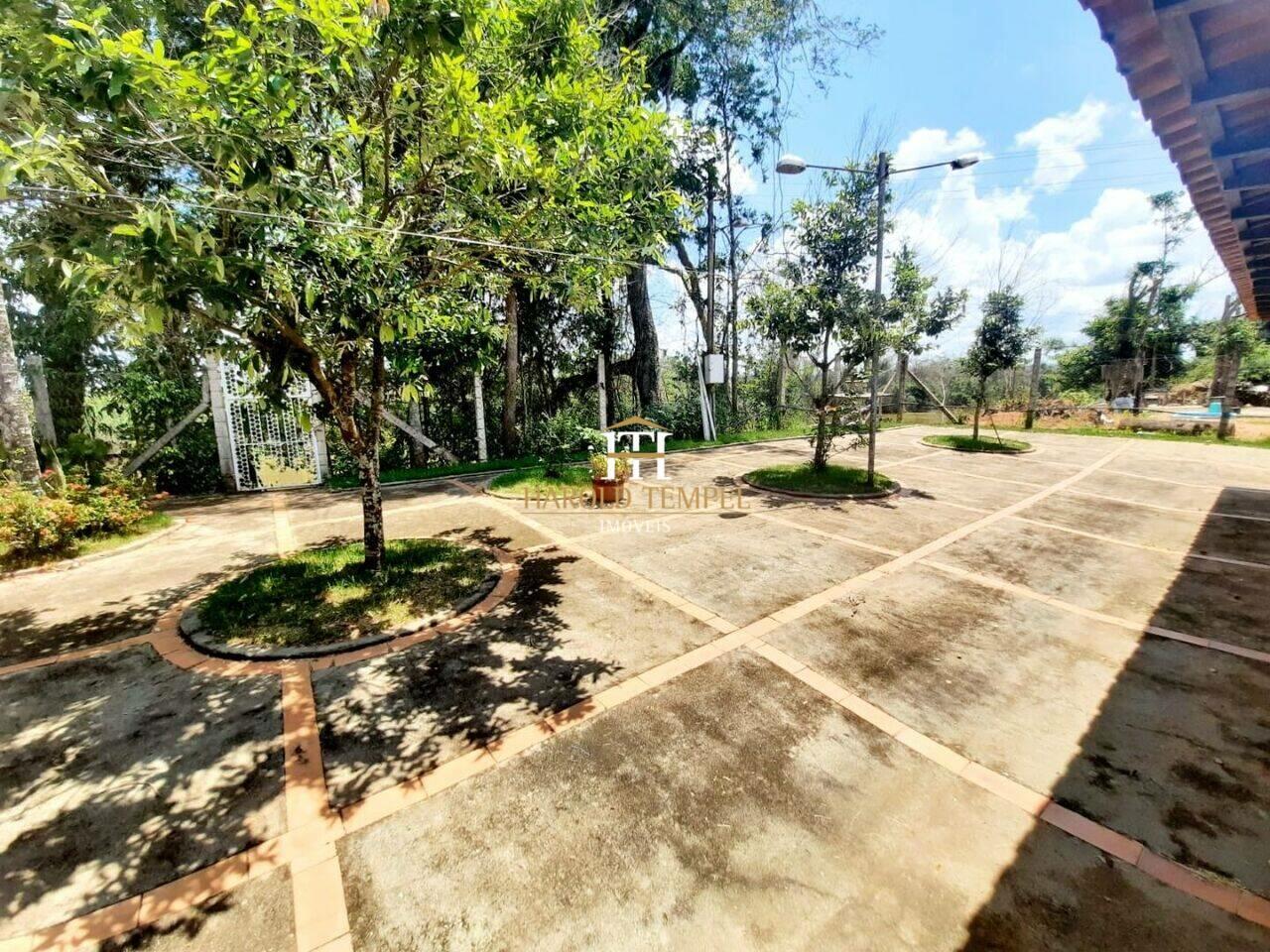 Rancho com 3 quartos, à venda por R$ 450.000 - Centro - Mococa/SP
