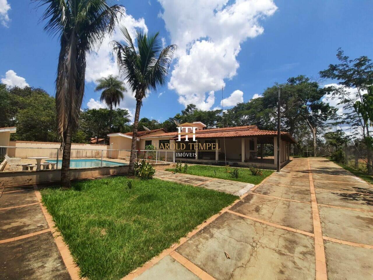 Rancho com 3 quartos, à venda por R$ 450.000 - Centro - Mococa/SP